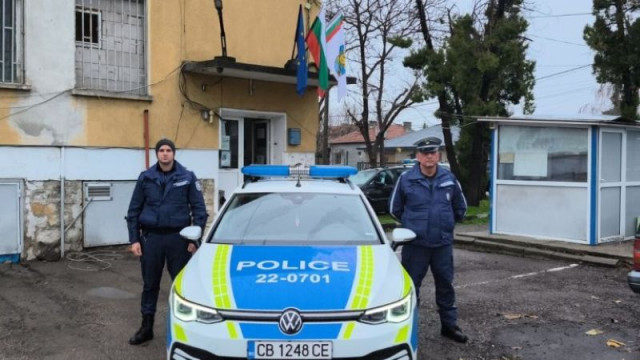 Полицейският служител Ивайло Пенев и успял да изкара на безопасно